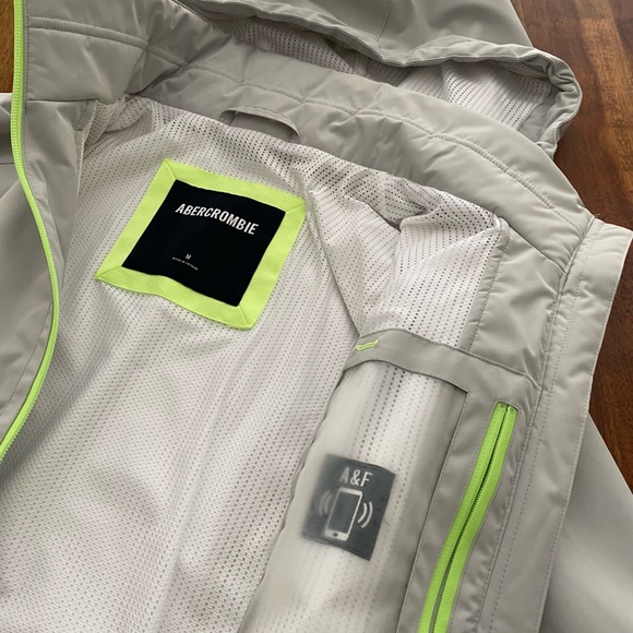 ABERCROMBIE & FITCH Waterproof Jacket - Picture 3 of 9